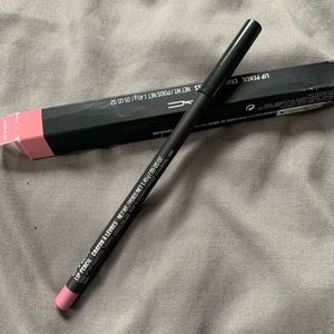 NIB MAC Lip Pencil Hip & Happy